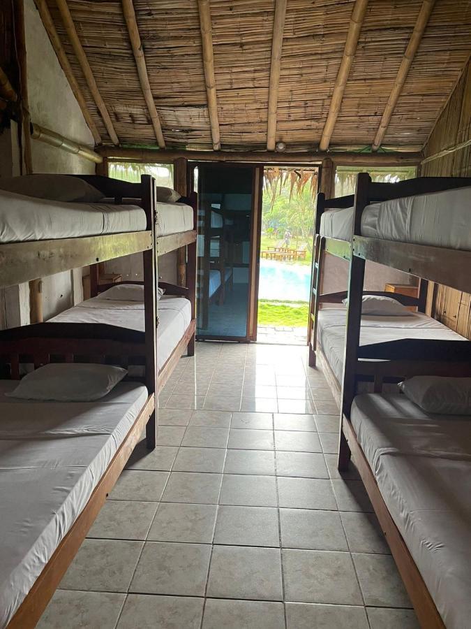 Kamala Surf & Backpacker Hostel มอนตาญิตาร์ ภายนอก รูปภาพ