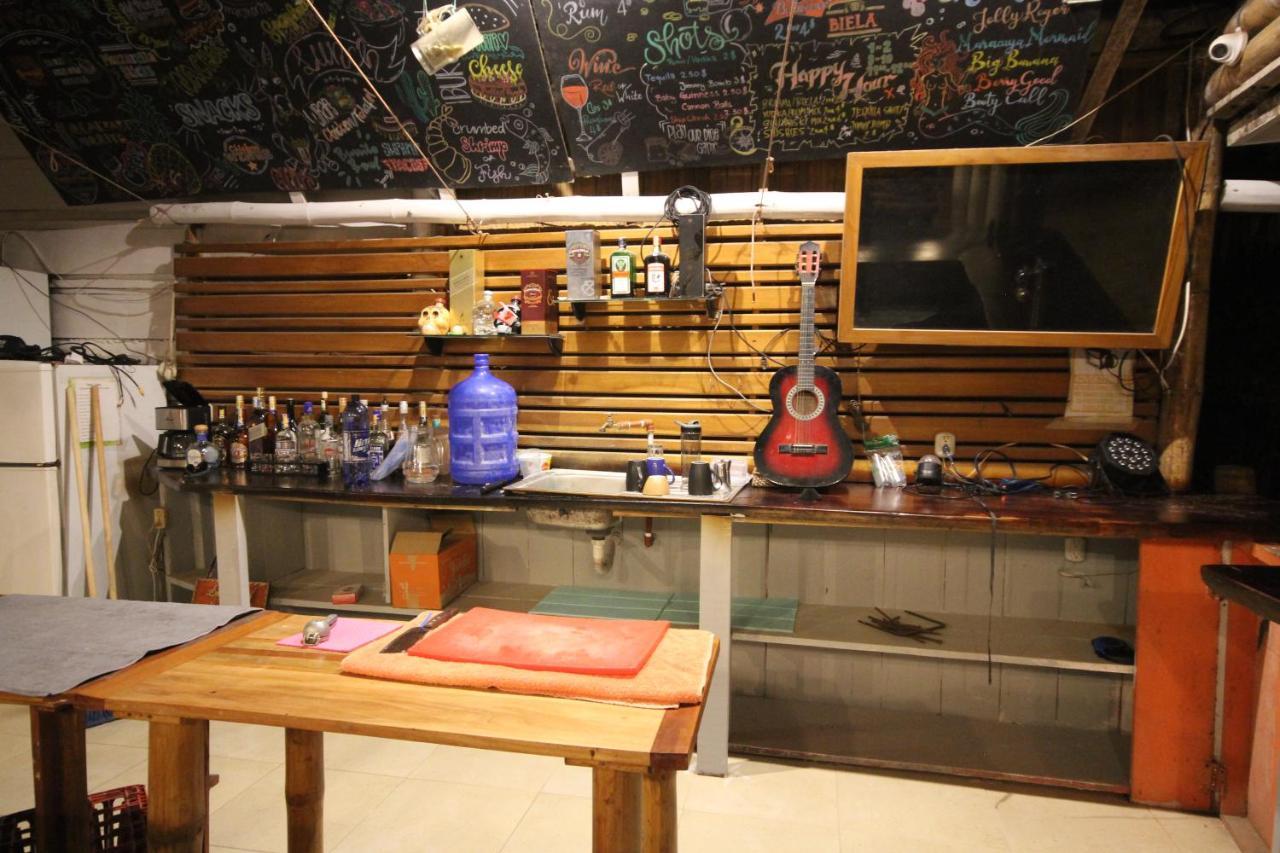 Kamala Surf & Backpacker Hostel มอนตาญิตาร์ ภายนอก รูปภาพ