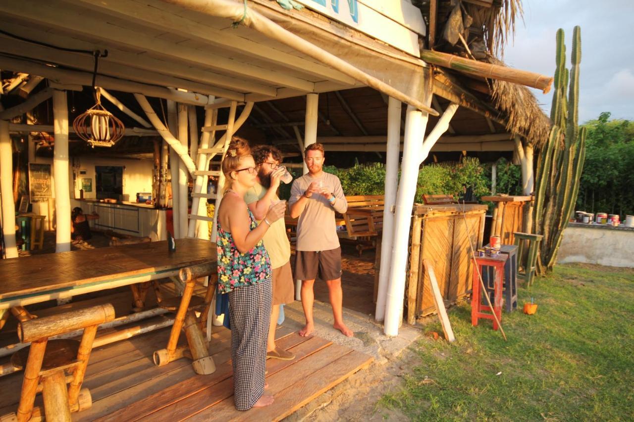 Kamala Surf & Backpacker Hostel มอนตาญิตาร์ ภายนอก รูปภาพ