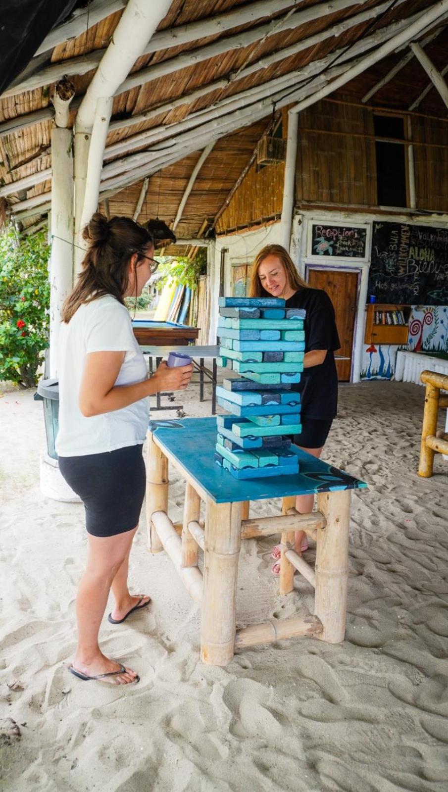 Kamala Surf & Backpacker Hostel มอนตาญิตาร์ ภายนอก รูปภาพ