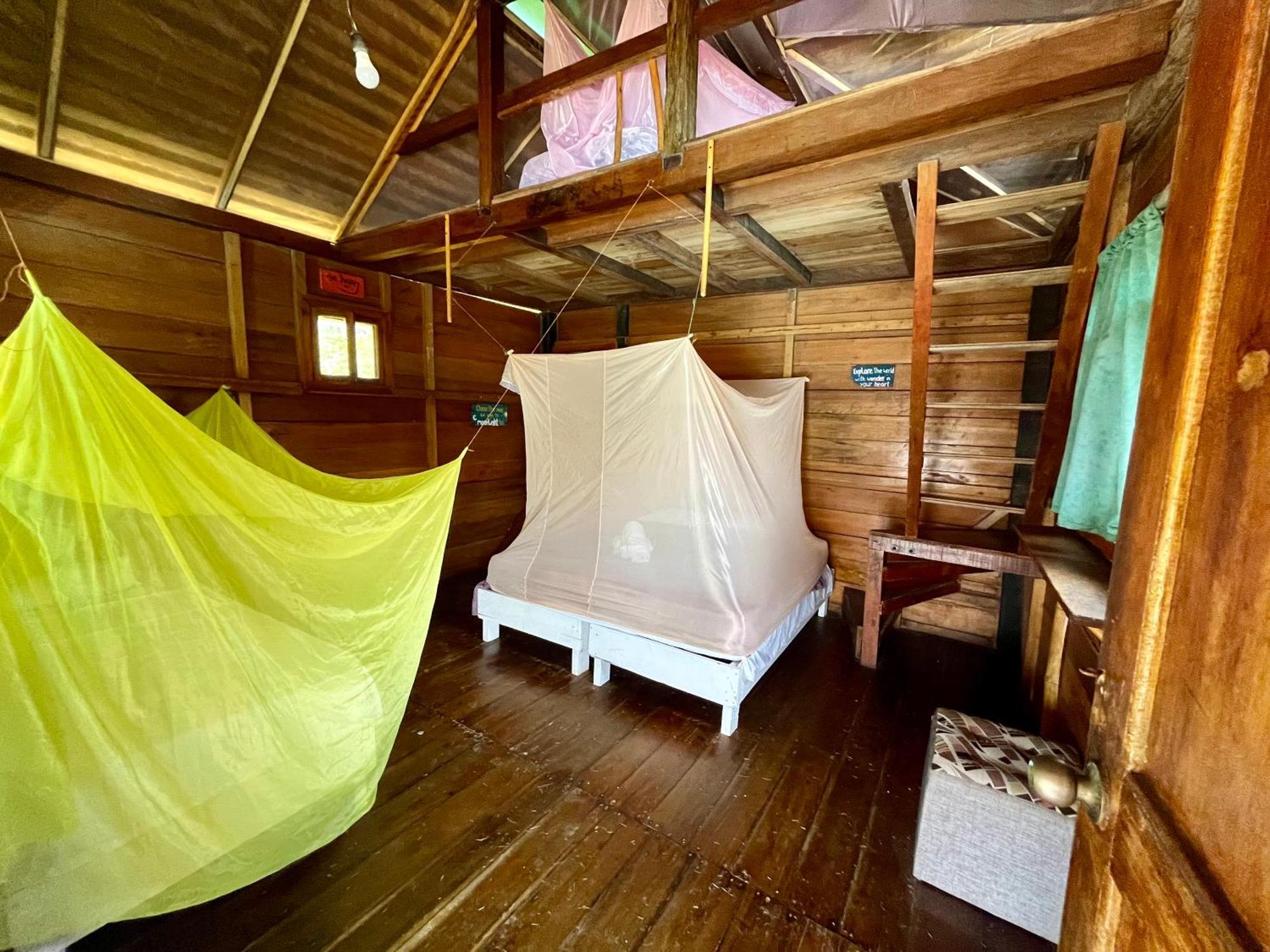 Kamala Surf & Backpacker Hostel มอนตาญิตาร์ ห้อง รูปภาพ